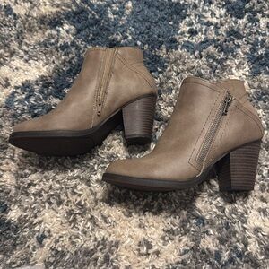 Women’s Rampage heels size 6.5